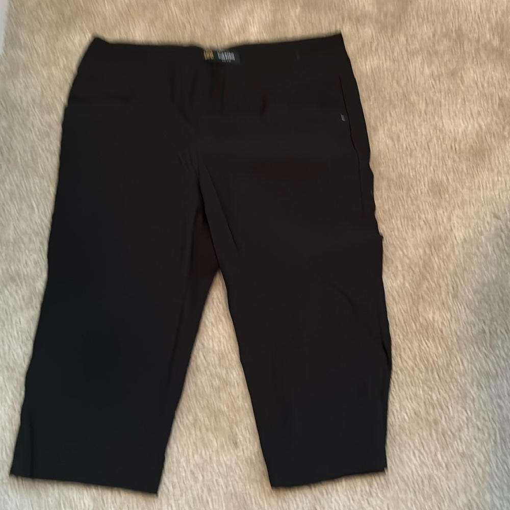 Black Lee capris size 6